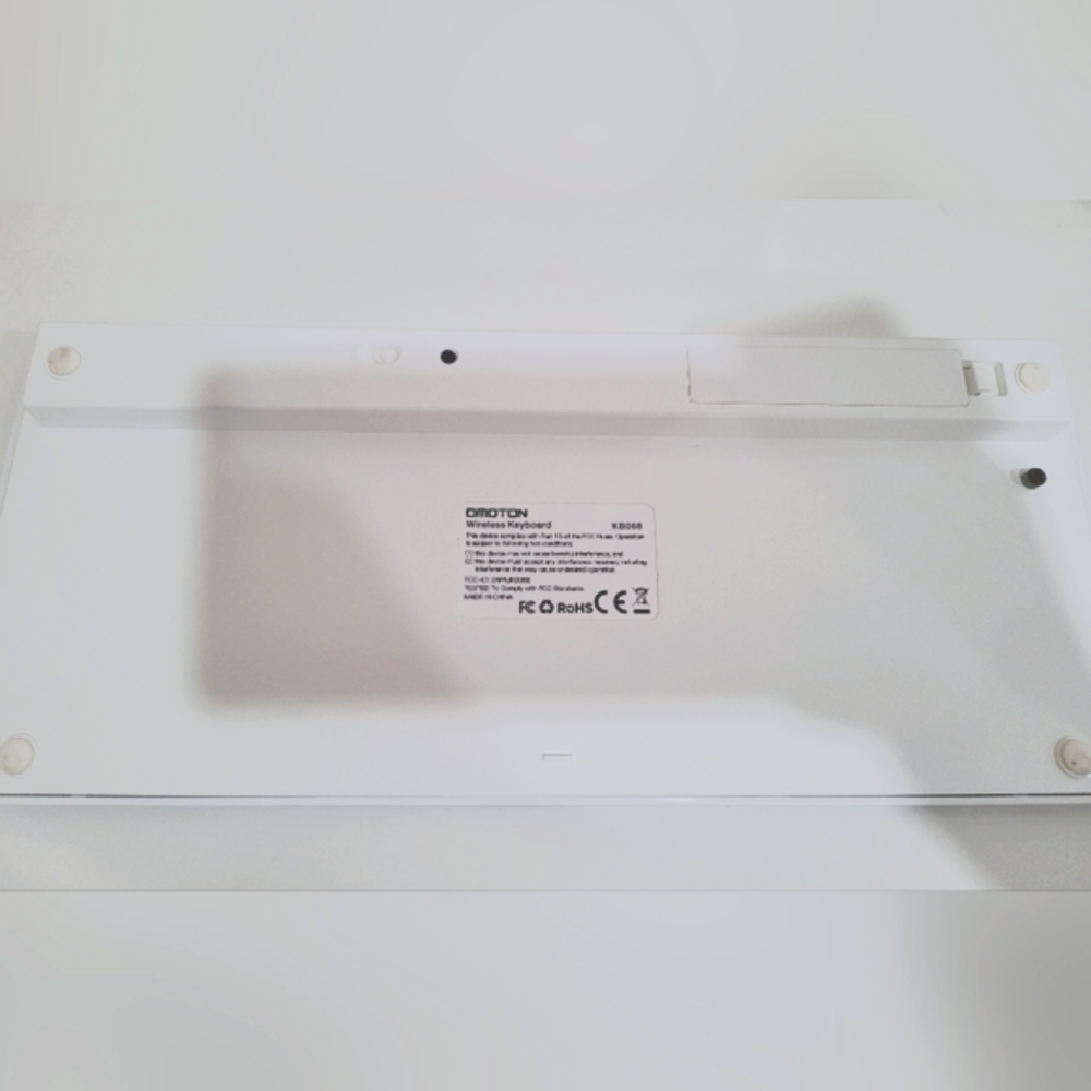 Bluetooth Wireless Keyboard - Picture 2 of 4